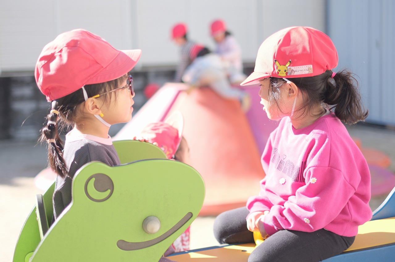 すみれ組【3歳児】園庭あそび