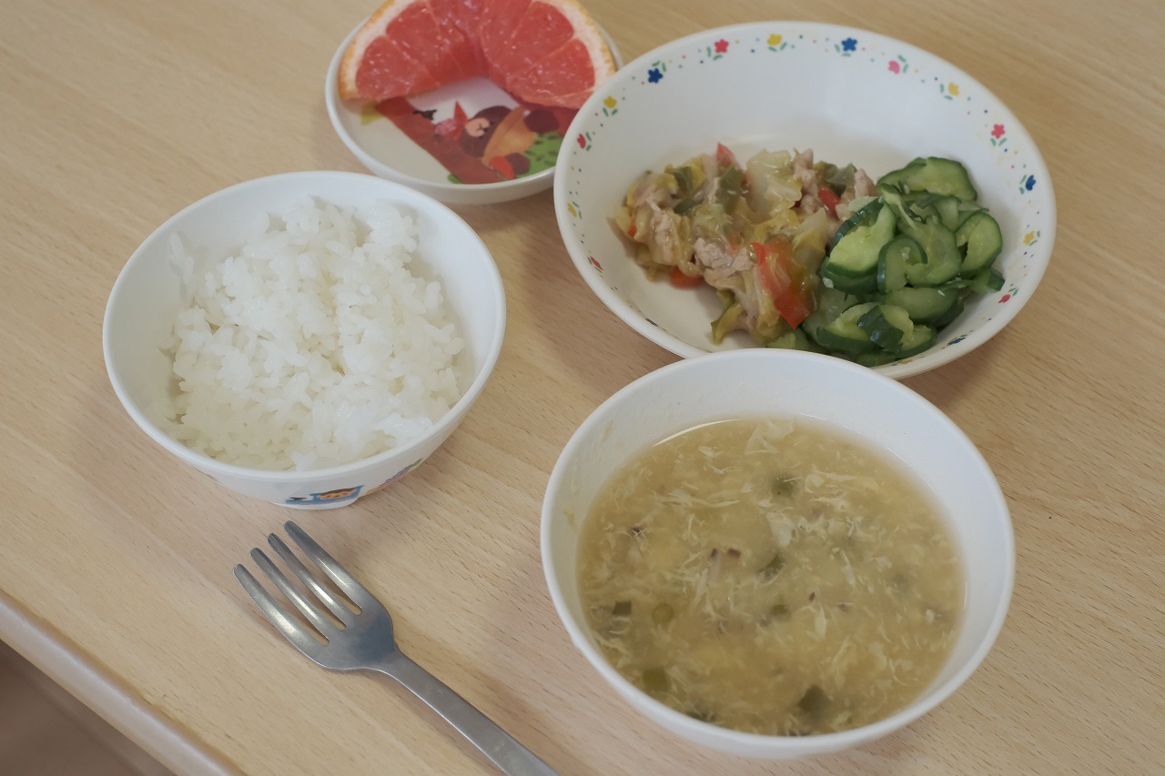 すみれ組【3歳児】回鍋肉給食